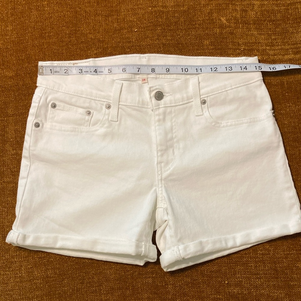 Levi's White Jean Shorts Classic Denim Style - Picture 2 of 7
